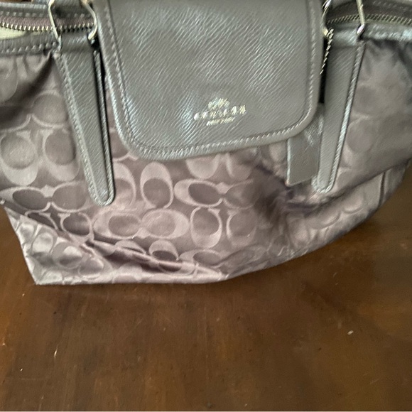 Coach Purse good condition. - Picture 1 of 5